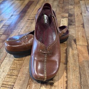 Earth leather clogs